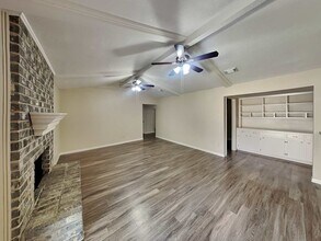 2239 Middle Creek Dr in Houston, TX - Building Photo - Building Photo