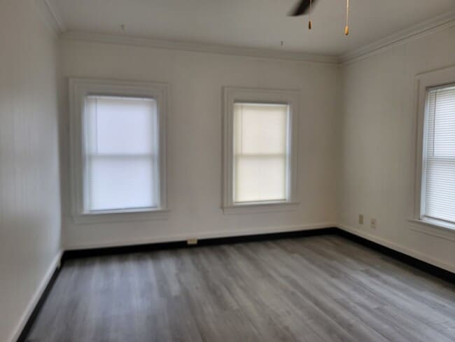 564 Mt Vernon St in Oshkosh, WI - Building Photo - Building Photo