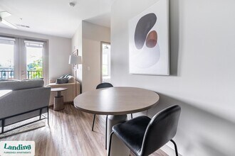 151 E Blount Ave, Unit 259 in Knoxville, TN - Building Photo - Building Photo