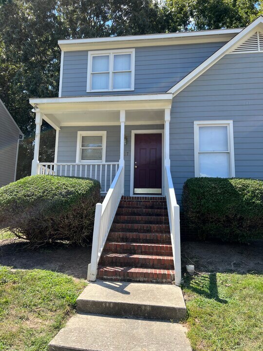 1627 Oakland Hills Way in Raleigh, NC - Building Photo