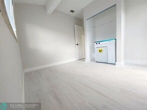 7904 Venetian St in Miramar, FL - Building Photo - Building Photo