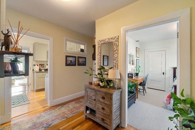 10 W Bellevue Ave in Cambridge, MA - Building Photo - Building Photo