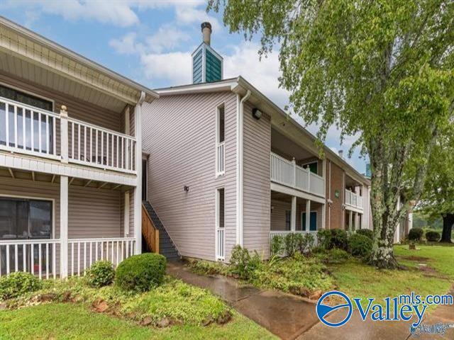 property at 6614 Willow Pointe Dr NW