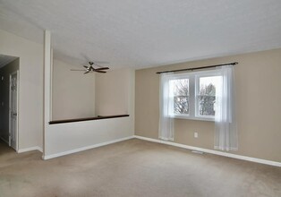 6594 Strathcona Ave in Dublin, OH - Building Photo - Building Photo