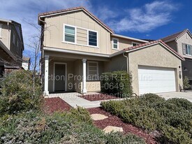 2041 Milky Way Cir in Roseville, CA - Building Photo