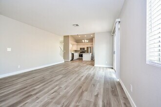 9324 Mountain Range Ave in Las Vegas, NV - Building Photo - Building Photo