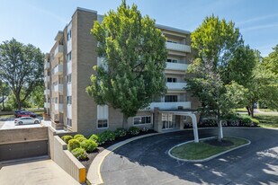 Cliff Towers Building A in Rocky River, OH - Building Photo