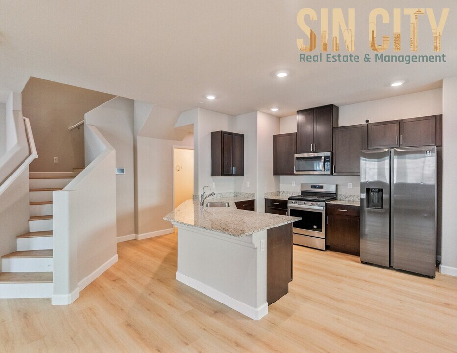 4730 Flower Moon Ave in North Las Vegas, NV - Building Photo