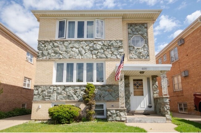 6220 W Lawrence Ave, Unit 6220 w Lawrence in Chicago, IL - Building Photo - Building Photo