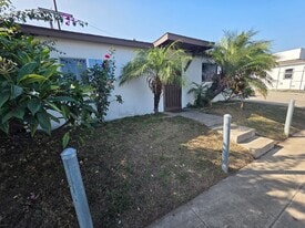 16811 Lakewood Blvd in Bellflower, CA - Building Photo