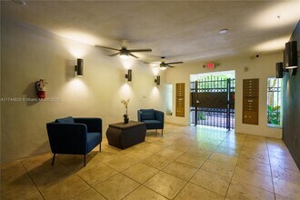 300 Majorca Ave in Coral Gables, FL - Building Photo - Building Photo