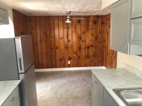 2716 Anderson Ferry Rd in Cincinnati, OH - Foto de edificio - Building Photo