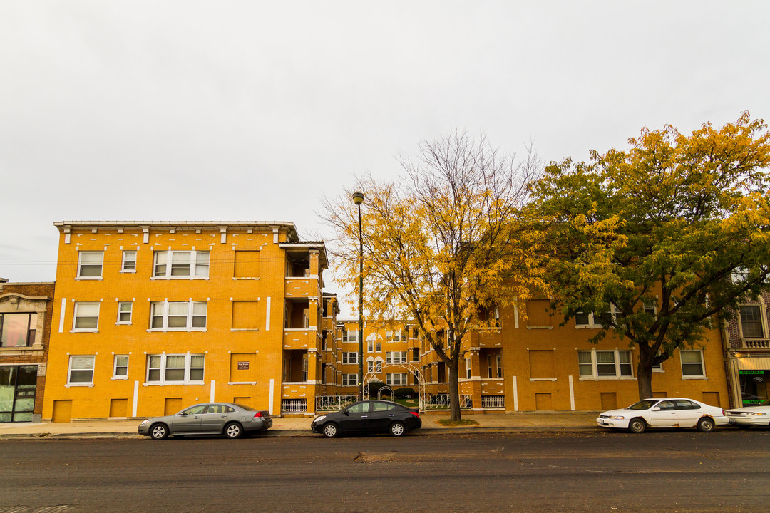 5948 W Lake St in Chicago, IL - Building Photo