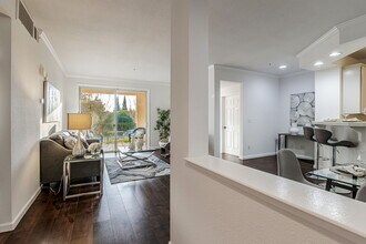 38700 Tyson Ln, Unit 105 in Fremont, CA - Foto de edificio - Building Photo