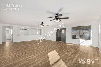 9945 E Star Vista Dr in Tucson, AZ - Building Photo - Building Photo