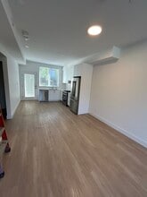 240 4th St W in North Vancouver, BC - Building Photo - Building Photo