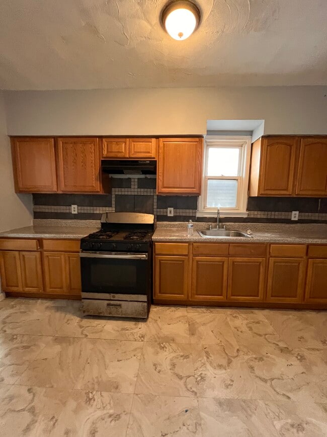 97 Wilkinson Ave, Unit 2