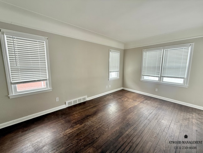 Fully Renovated 3-Bedroom Home – Move-In Ready for You! in Detroit, MI - Building Photo - Building Photo
