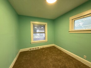 4111 E 59th St in Cleveland, OH - Foto de edificio - Building Photo