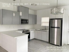 1722 W Denise Dr in Pharr, TX - Building Photo - Building Photo