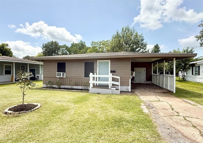 property at 119 Oak Dr