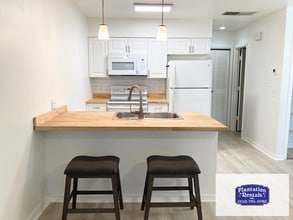 959 SE Mayo Dr in Crystal River, FL - Building Photo - Building Photo