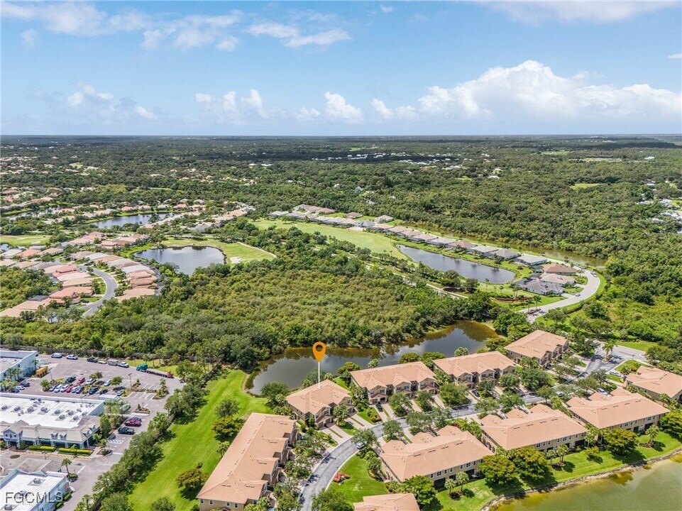 3210 Cottonwood Bend in Ft. Myers, FL - Building Photo