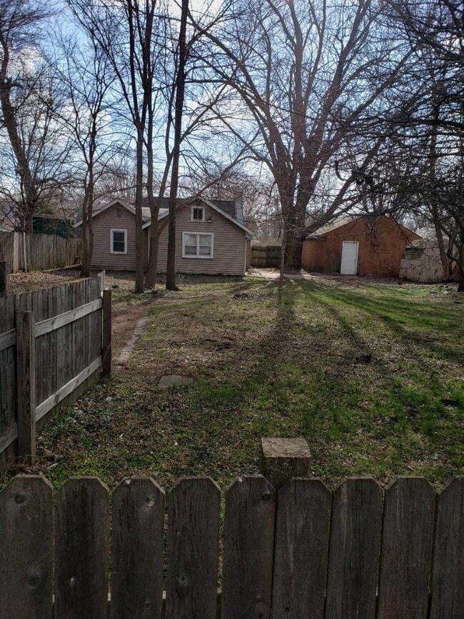 829 Fulton Ave in Winthrop Harbor, IL - Building Photo - Building Photo