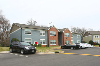 North Grove Apartments in Athens, GA - Building Photo - Building Photo