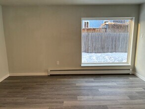 711 E Mountain Ash Loop in Wasilla, AK - Foto de edificio - Building Photo