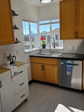 500 Merritt Ave, Unit APT 1 in Oakland, CA - Building Photo - Building Photo