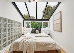 17082 Pacific Coast Hwy in Huntington Beach, CA - Building Photo - Building Photo