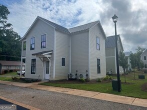 101 Gardenia Ln in Lagrange, GA - Building Photo - Building Photo