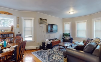 8 Chapman Pl, Unit 2 in Cambridge, MA - Building Photo