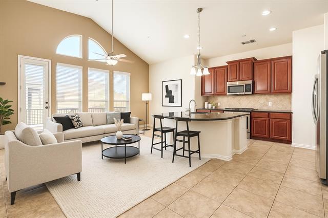 property at 1905 Lantana Ln