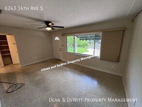 6243 14th Ave S in Gulfport, FL - Building Photo - Building Photo