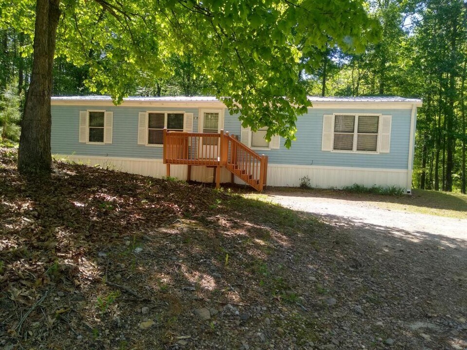 107 Oak View Dr in Carrollton, GA - Building Photo