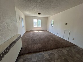 4 5th St W in Dickinson, ND - Building Photo - Building Photo