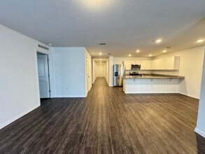 392 W Aster Ct in Kissimmee, FL - Building Photo - Building Photo