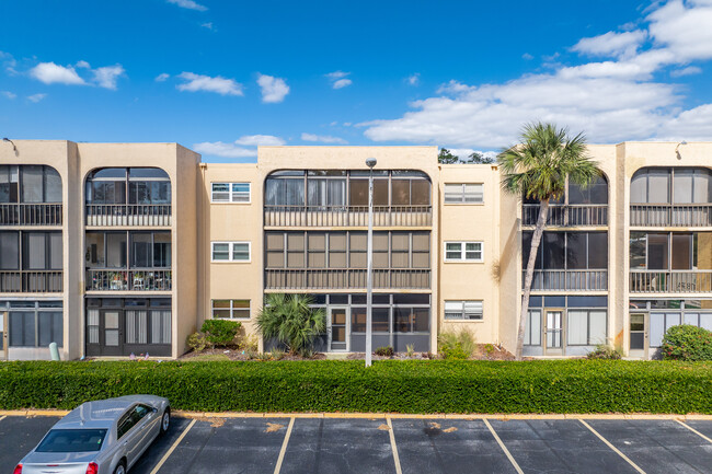 Waters Edge in Largo, FL - Building Photo - Building Photo