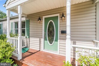 2962 Strathmeade St in Falls Church, VA - Building Photo - Building Photo