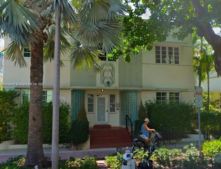 359 Meridian Ave in Miami Beach, FL - Building Photo