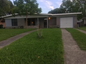 558 Artemis Dr in San Antonio, TX - Building Photo - Building Photo