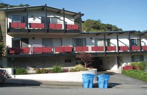 The Martell Apartments in San Carlos, CA - Foto de edificio