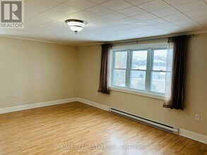 61 Bolton St in Kawartha Lakes, ON - Building Photo - Building Photo