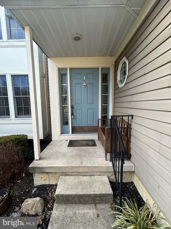 property at 506 Dunbarton Ct