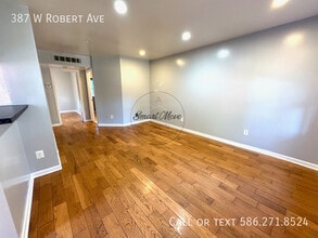 387 W Robert Ave in Hazel Park, MI - Building Photo - Building Photo
