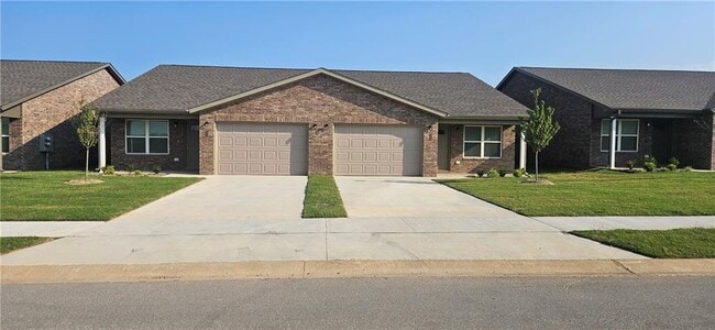 602 NW 68th Ave in Bentonville, AR - Building Photo - Building Photo