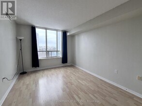 5001 Finch Ave E in Toronto, ON - Building Photo - Building Photo