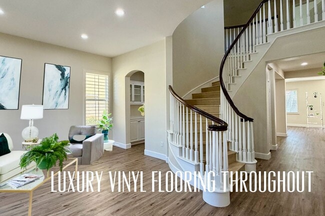 2566 Pearblossom St in Fullerton, CA - Foto de edificio - Building Photo